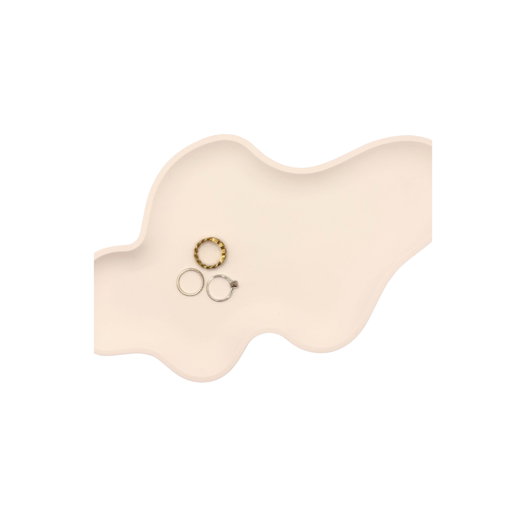 Håndstøbt fad med bølger – 1 stk.